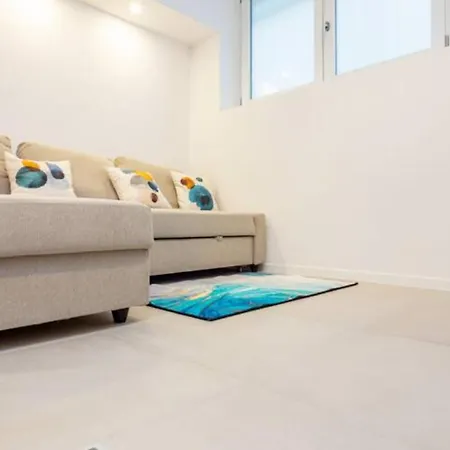 Ihost Cozy Flat - Val Strona 1 *