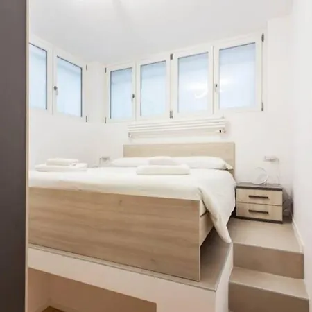 Ihost Cozy Flat - Val Strona 1 *